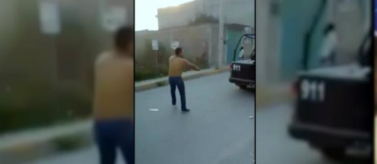 Hombre dispara a patrulla para liberar a dos amigos (VIDEO)
