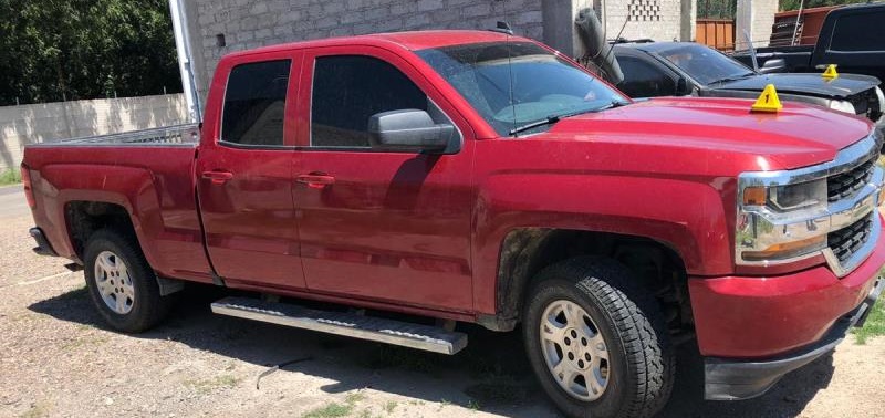 Aseguran en Jiménez vehículos robados, un arma de fuego, equipo táctico y combustible