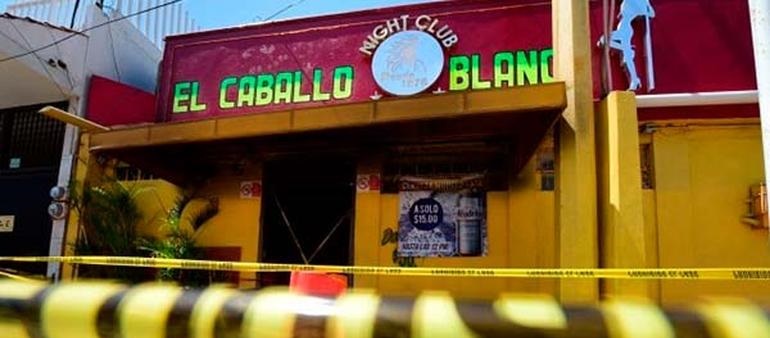 Sube a 30 cifra de muertos por masacre de bar en Coatzacoalcos