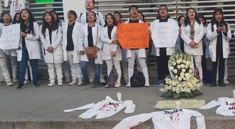 #NiUnaBataMenos: Claman justicia por asesinato a estudiantes de Puebla