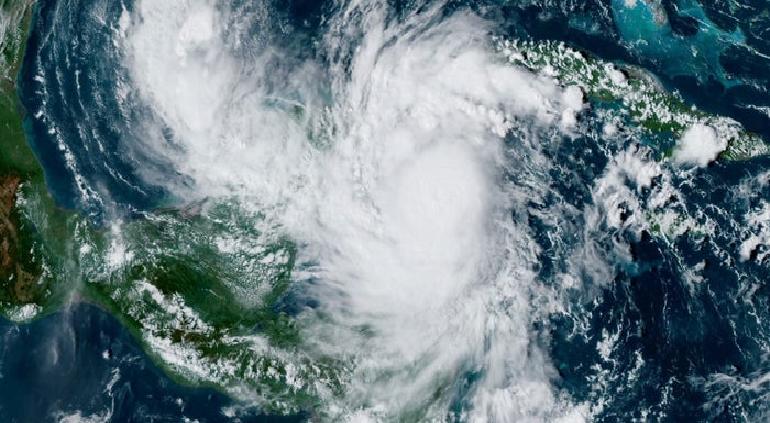 Incrementa huracán Delta a categoría 3, directo hacia EU