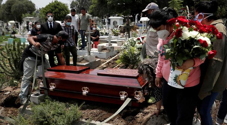 Histórico: superará México por 1ª vez el millón de muertes en un año