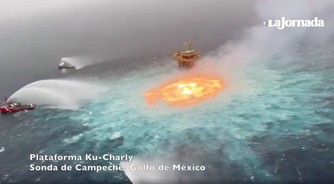 Controlan fuego en ducto marino de Campeche