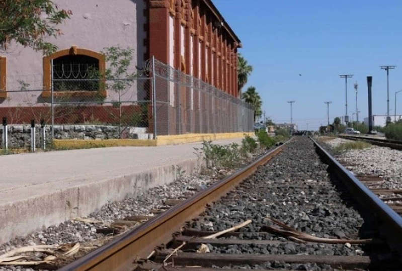 Tren le amputa ambas piernas a migrante en Gómez Palacio
