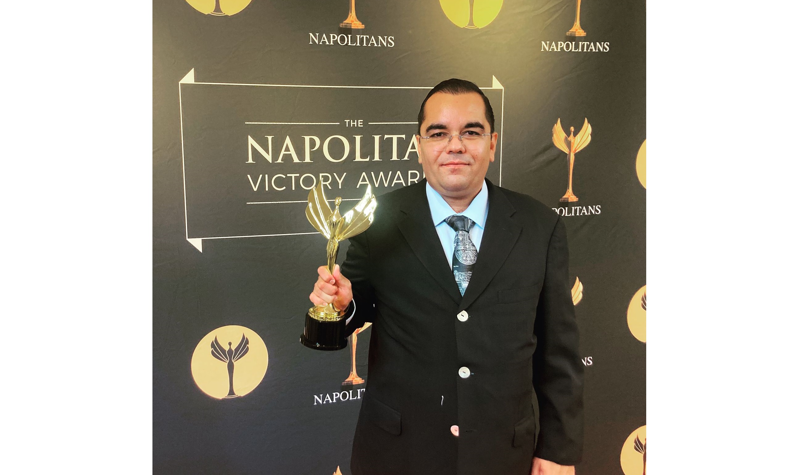 Galardonado Luis Rubén Maldonado por The Napolitan Victory Awards