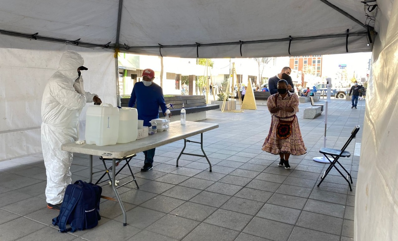 Instalan filtros sanitarios en la Plaza de Armas para prevenir contagios de COVID