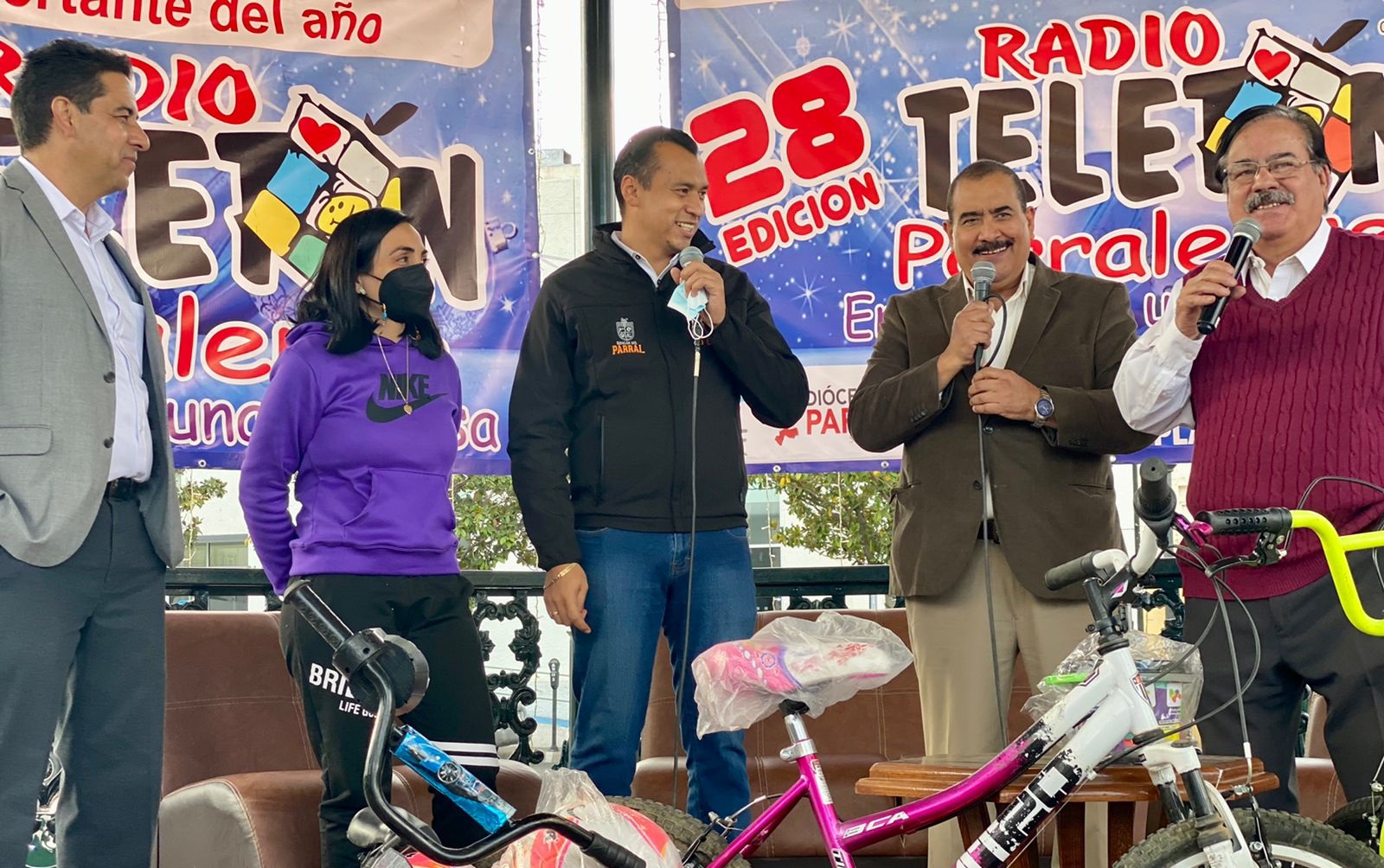 Alcalde Peña unifica esfuerzos con el  28 Radio Teletón Parralense.