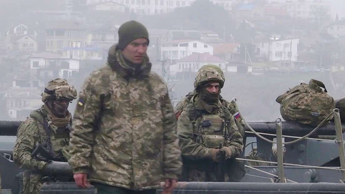 Reconoce ucrania que viven soldados de la isla de las serpientes