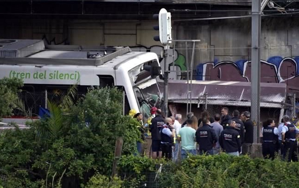 Deja un muerto y 85 heridos choque de trenes en España