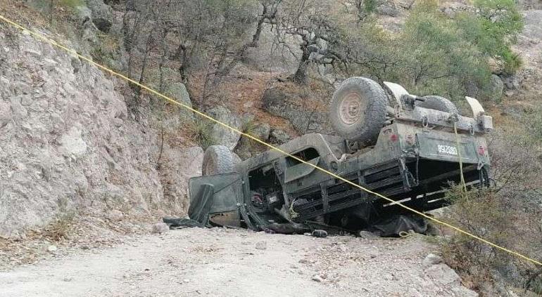Vuelca Humvee y muere militar en Uruachi; lo identifican