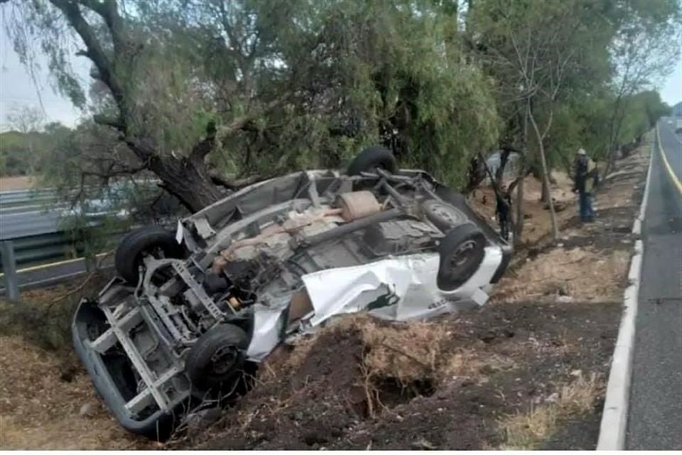 Mueren 12 en accidente vial en la México-Querétaro